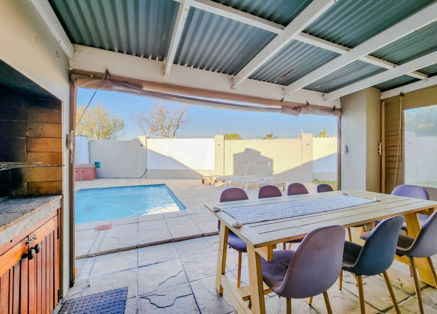 To Let 3 Bedroom Property for Rent in Sonstraal Heights Western Cape